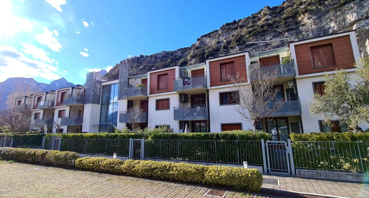 Garda Lake Aloha Apartments Торболе Экстерьер фото