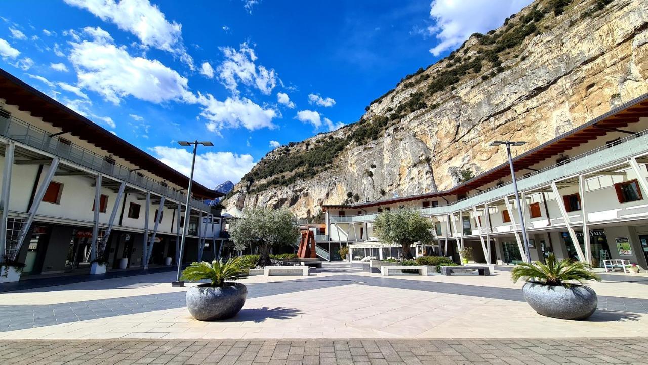 Garda Lake Aloha Apartments Торболе Экстерьер фото