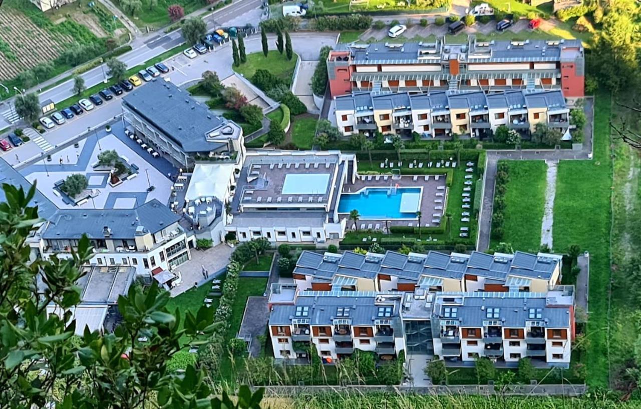 Garda Lake Aloha Apartments Торболе Экстерьер фото